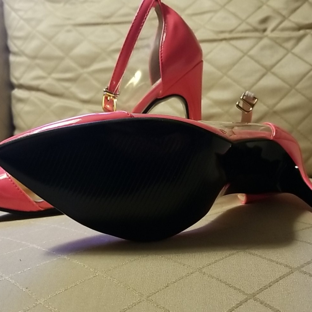 Pink heels - Picture 3 of 4
